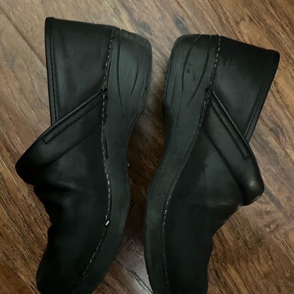 Black Dansko Professional Clogs - Picture 4 of 4